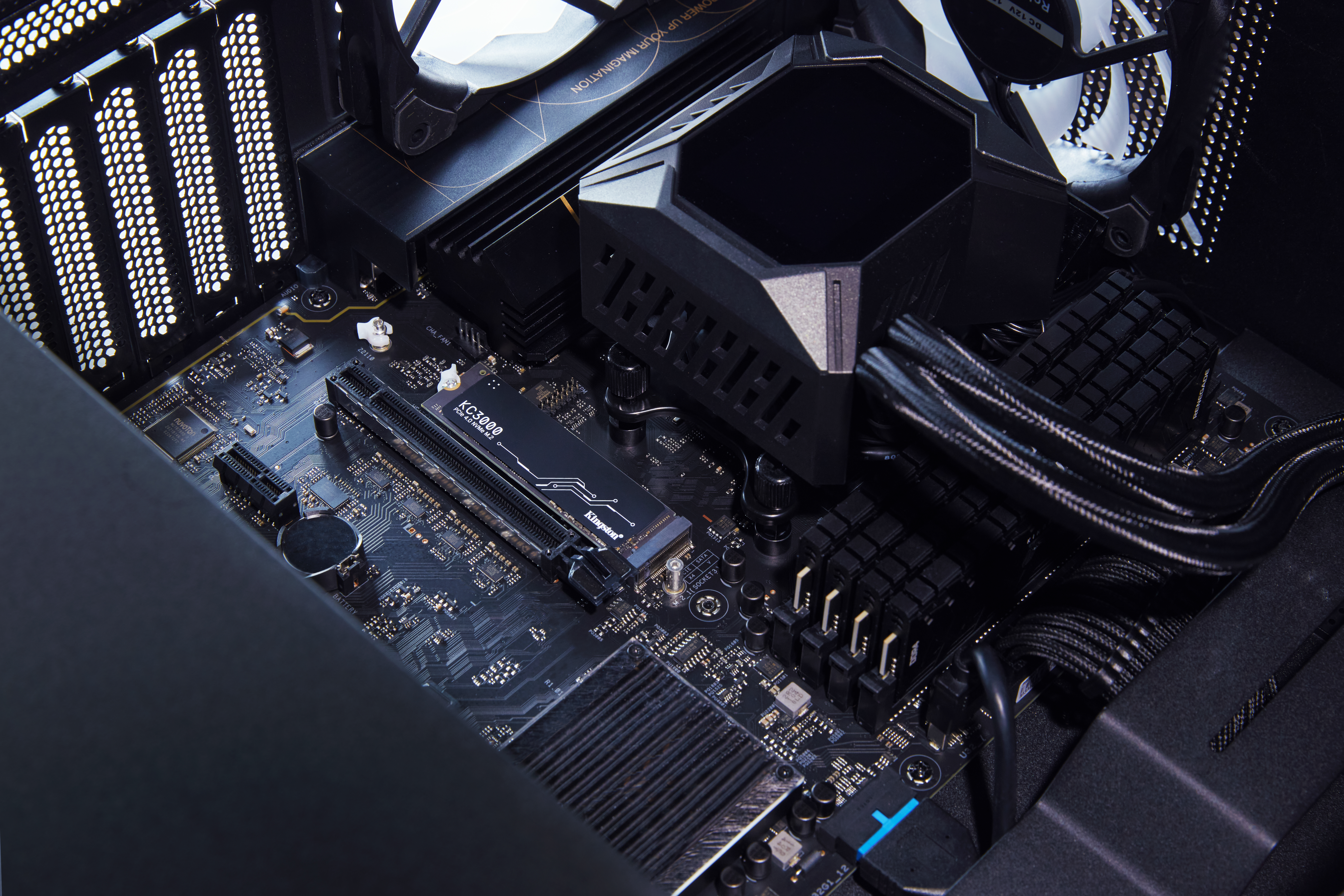 Kingston KC3000 1TB PCIe 4.0 x4 M.2 NVMe 2280 SSD 7000-6000 SKC3000S/1024G